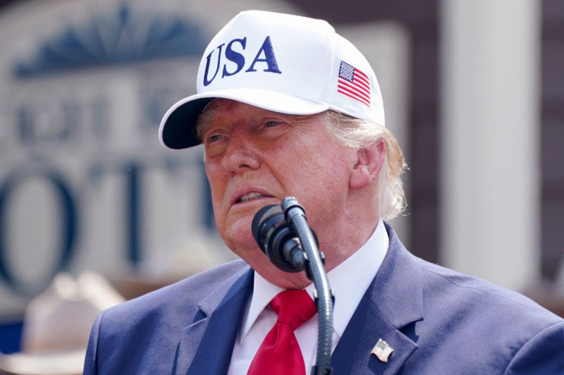Trump's Health Under Fire: Dementia Claims and Disturbing Remarks Emerge