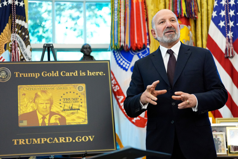 Howard Lutnick Unleashes His ‘Trump Card’—Mockery Ensues