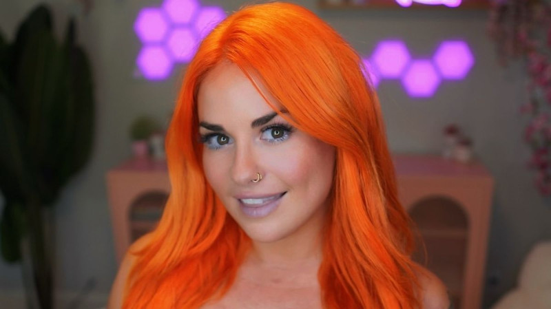 Adult Star Exposes Wildest Fan Requests – Including Being a Human Car Wash