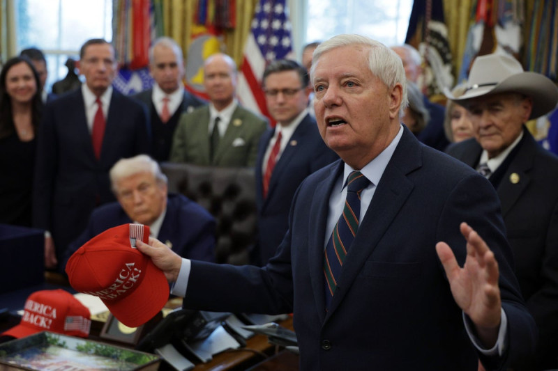 Trump's Final Call with Lindsey Graham Before Sudden Death Shocks Nation