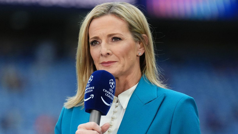 Gabby Logan's Absurd Shopping Ritual: Imaginary Microphone Madness