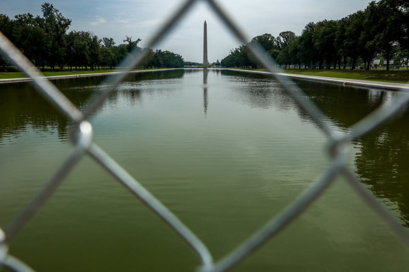 Trump Lashes Out at ‘Sleazebags’ Over Reflecting Pool Damage