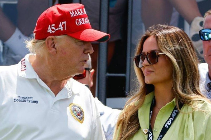 Fans Roast Trump After 'Beautiful' Aide's Cringe-Worthy Helmet Gift
