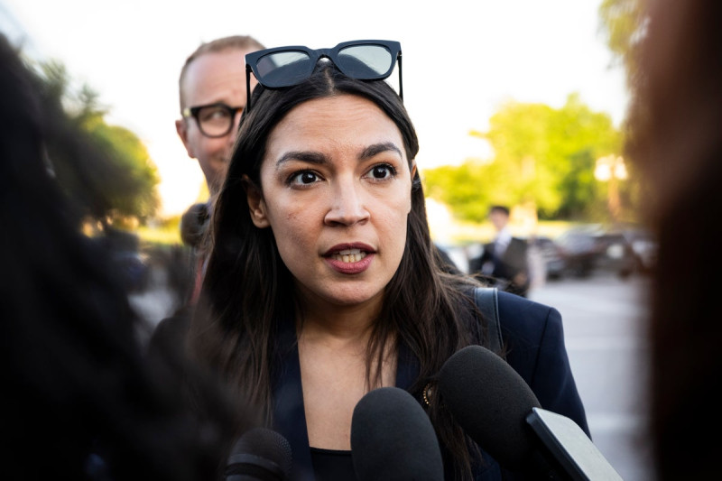 AOC Rips Trump for Reviving ICE Traffic Stops Post-Shootings