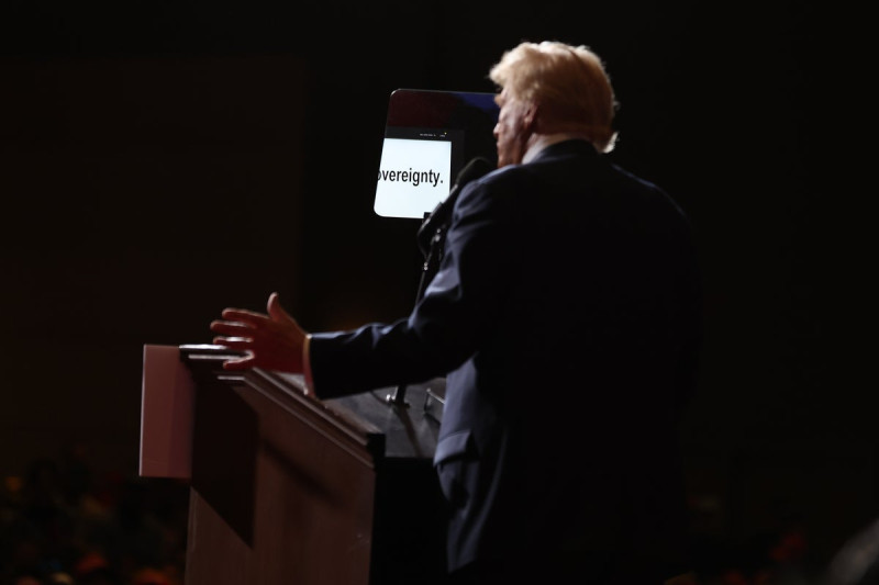 Teleprompter Operator Rakes in Over $100K Betting on Trump’s Speeches