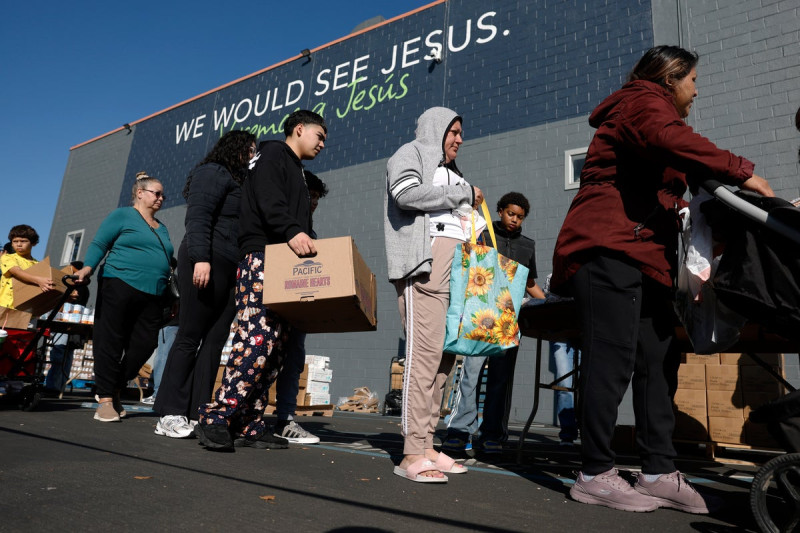 Trump's Brutal Green Card Rule Targets Immigrants Using Public Benefits