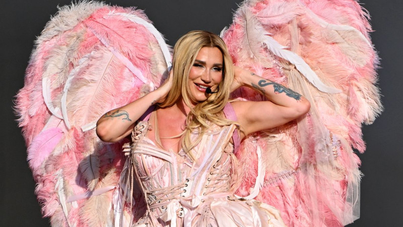 Kesha's Disturbing Obsession: Over 1,000 Teeth Collected from Fans