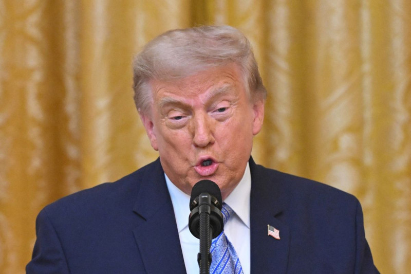 Trump Claims China’s Plot to Make Him Look Less 'Hot' in Primetime Address