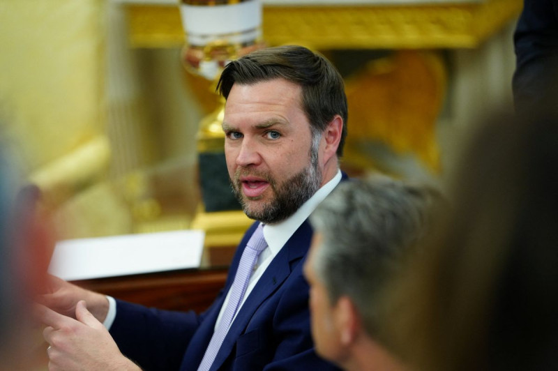 JD Vance Slams Trump While Plotting 2028 Presidential Bid