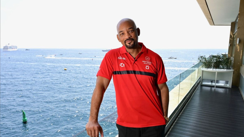 Will Smith Shocks with Bold Bald Look Amidst Jada's Controversy