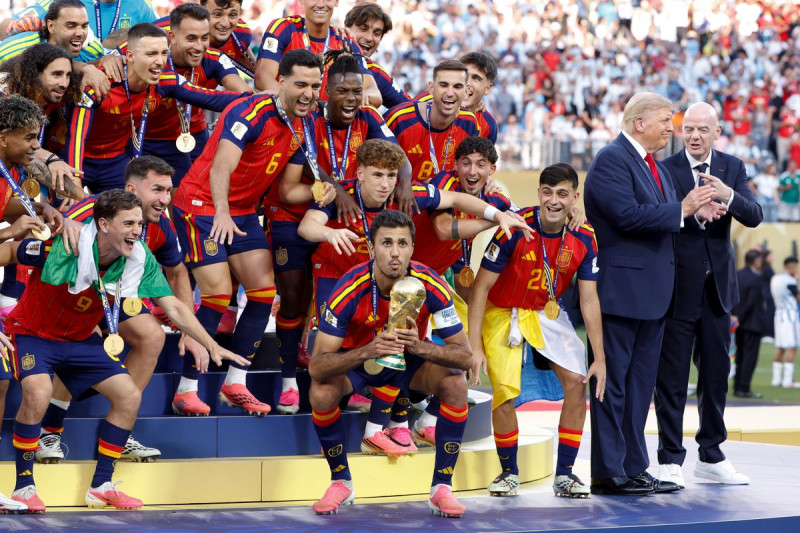 Donald Trump Booed Off Stage After Spain's World Cup Triumph