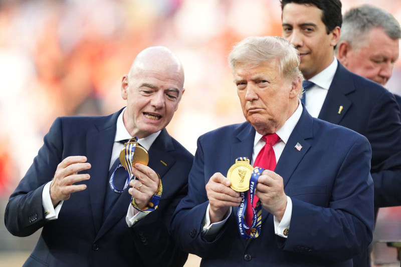 Trump's Trophy Promise: Lip Reader Unveils Shocking World Cup Moment