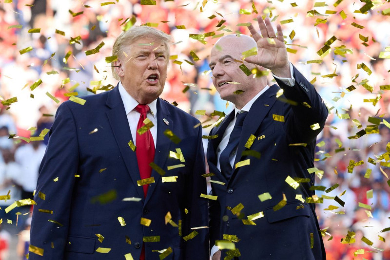 Fox News Peddles 'Garbage Propaganda' as Host Lavishes Praise on Trump