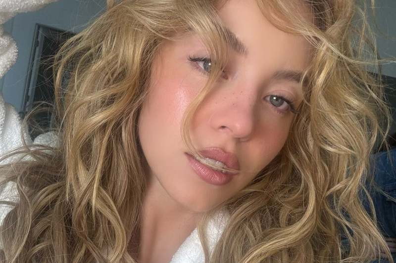 Sydney Sweeney Sparks Outrage with Bikini Snap and Taylor Swift Shade