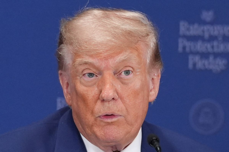 Fox News Viewers Rip Donald Trump as 'Stupid Buffoon' Over Data Center Warning