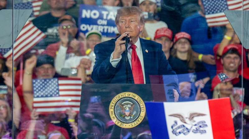 Trump's Health in Question as Alarming Bruises and Odd Movements Raise 'Mini-Stroke' Concerns