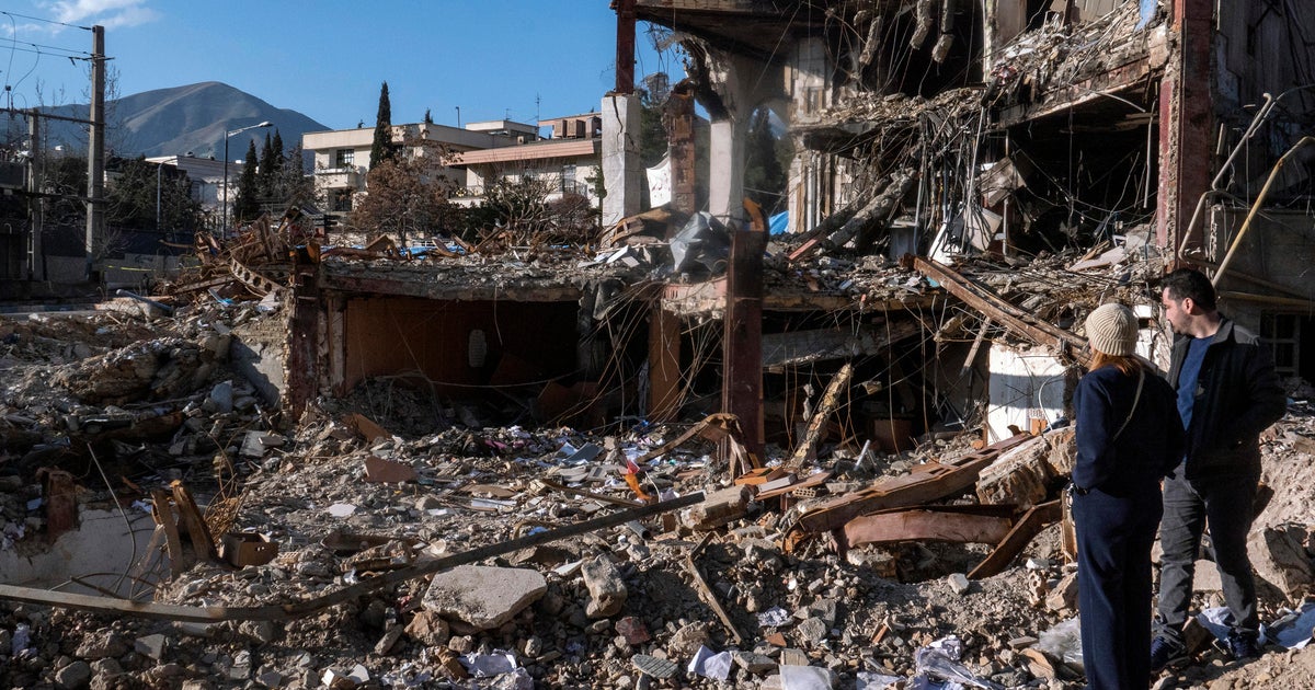 Iran Conflict and Soaring Gas Prices Spark Economic Anxiety; Majority Doubt Success of War